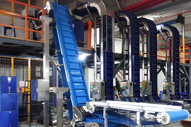 大傾角帶式輸送機(jī)安裝指南