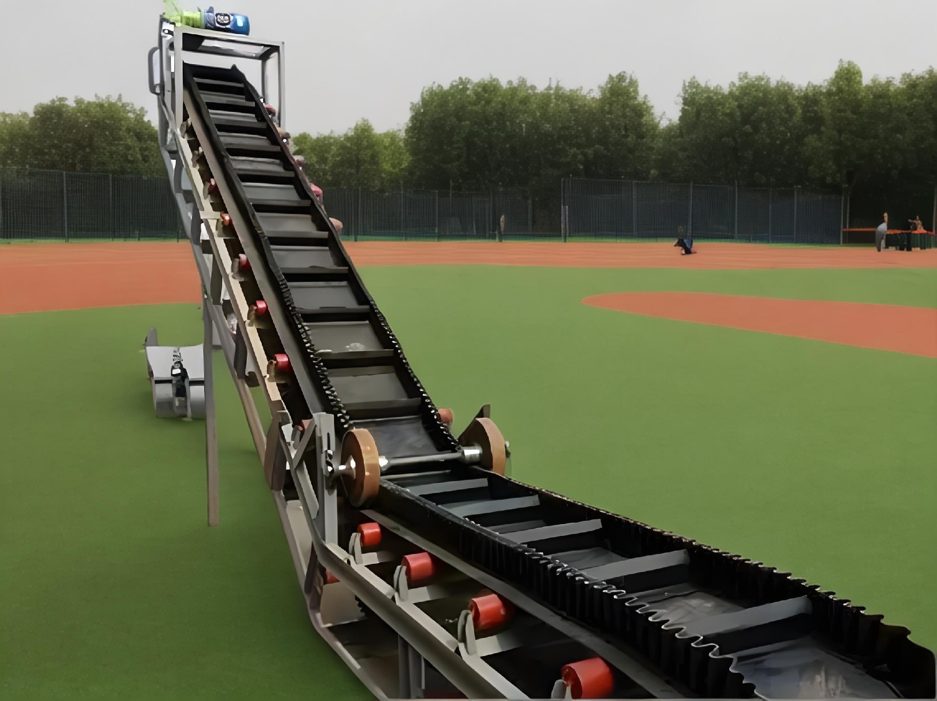 DJ型大傾角皮帶輸送機(jī)